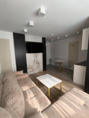 Spa Tesla Lux, Belgrad
